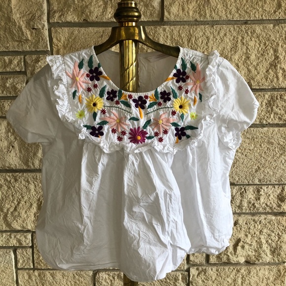 Zara Tops - White top with colorful embroidered flowers
